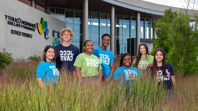 Students in JCC t-shirts outside the Student Center